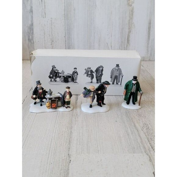 Dept 56 55549 Oliver Twist Heritage Village Collection accessory xmas set - Picture 1 of 12